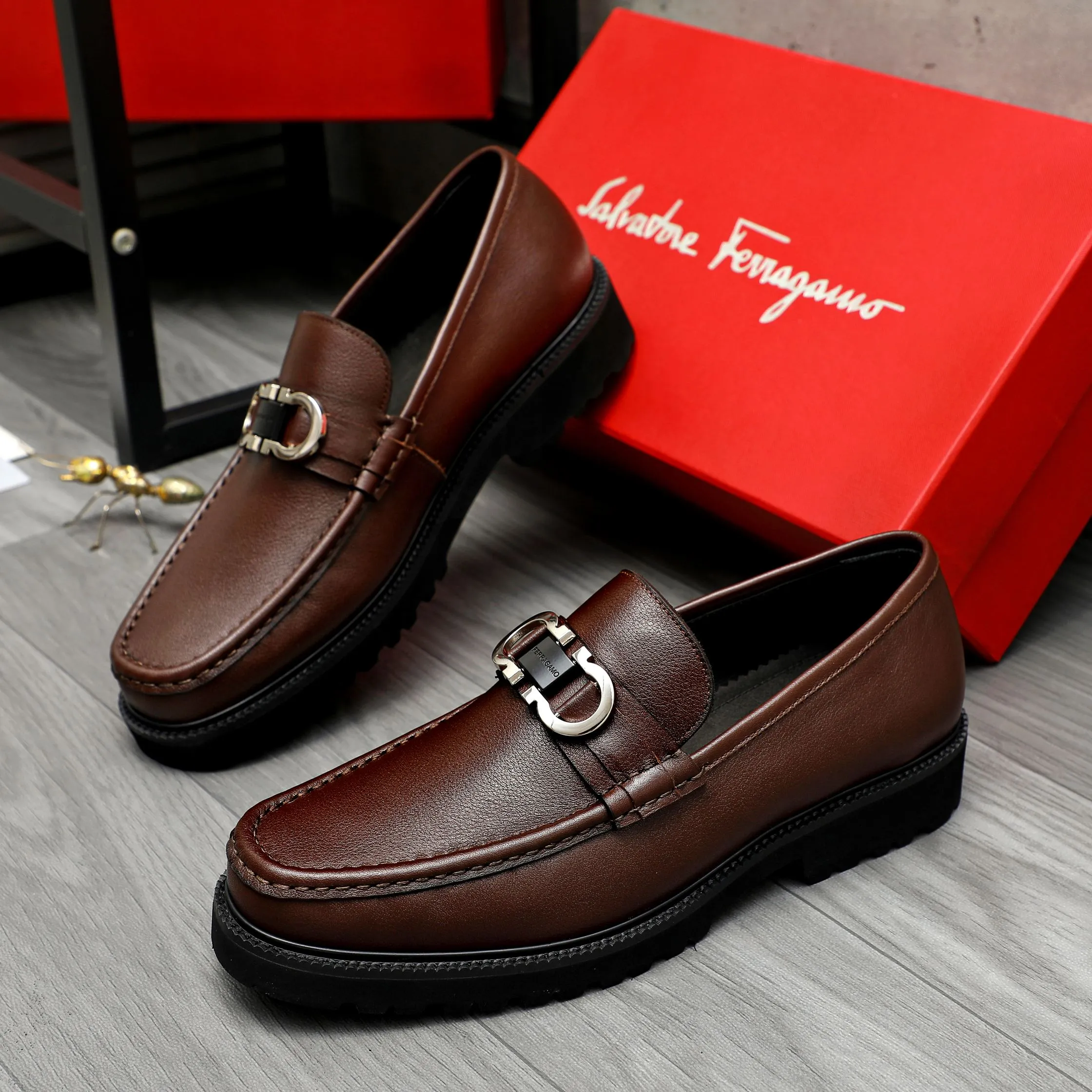 Men's shoes 💰540 Product trademark: Ferragamo "Ferragamo" business slip-on leather shoes Regular size: 38-44 (45.46 custom-made, non-refundable) Product materials: Selected high-quality cowhide upper, cowhide lining, original outsole